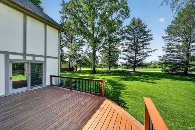 51530 Clubhouse Drive, South Bend, IN 46628