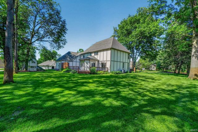 51530 Clubhouse Drive, South Bend, IN 46628