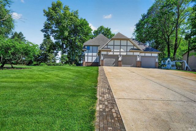 51530 Clubhouse Drive, South Bend, IN 46628