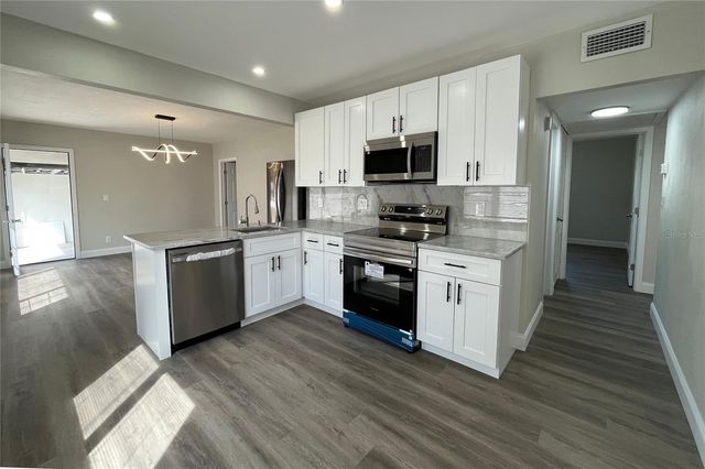 4263 7TH AVENUE N, St Petersburg, FL 33713