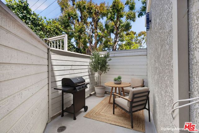 1754 11th Street 101, Santa Monica, CA 90404
