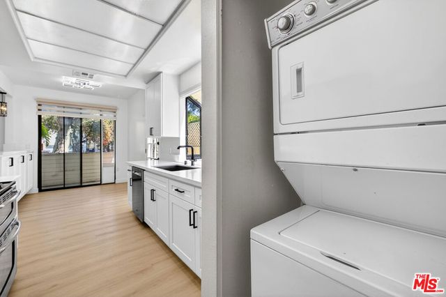 1754 11th Street 101, Santa Monica, CA 90404