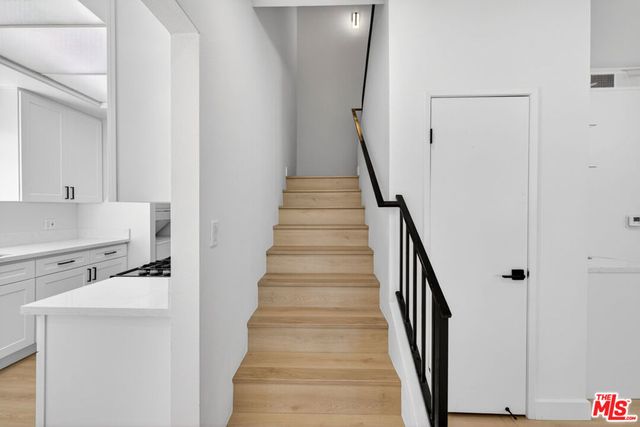 1754 11th Street 101, Santa Monica, CA 90404