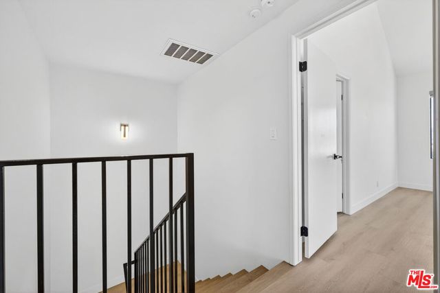 1754 11th Street 101, Santa Monica, CA 90404