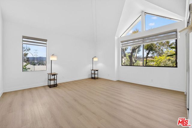1754 11th Street 101, Santa Monica, CA 90404