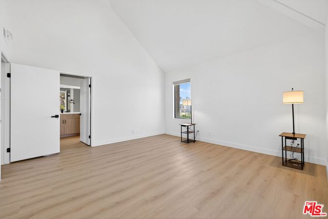 1754 11th Street 101, Santa Monica, CA 90404