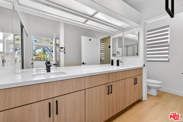 1754 11th Street 101, Santa Monica, CA 90404