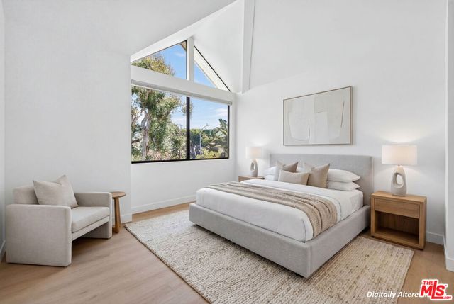 1754 11th Street 101, Santa Monica, CA 90404