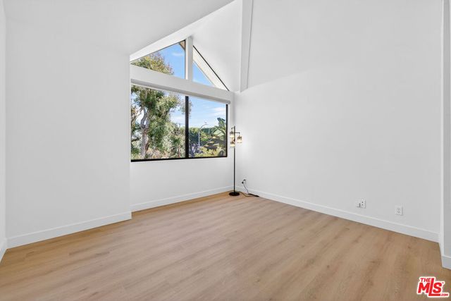 1754 11th Street 101, Santa Monica, CA 90404