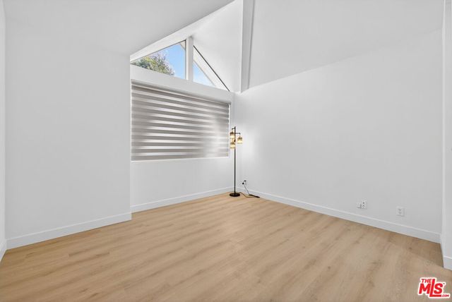 1754 11th Street 101, Santa Monica, CA 90404