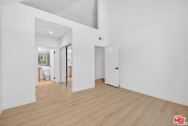 1754 11th Street 101, Santa Monica, CA 90404
