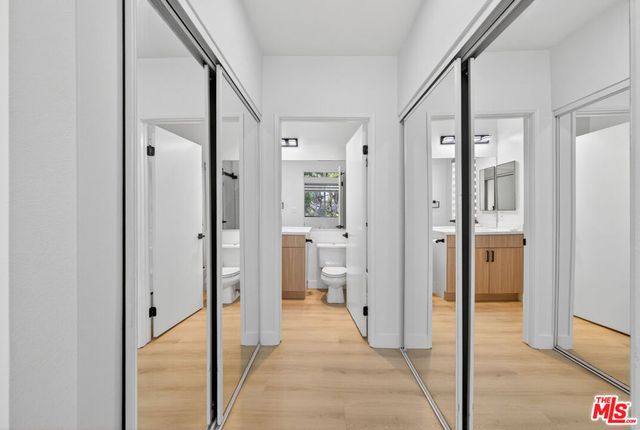 1754 11th Street 101, Santa Monica, CA 90404