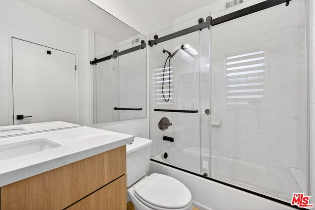 1754 11th Street 101, Santa Monica, CA 90404