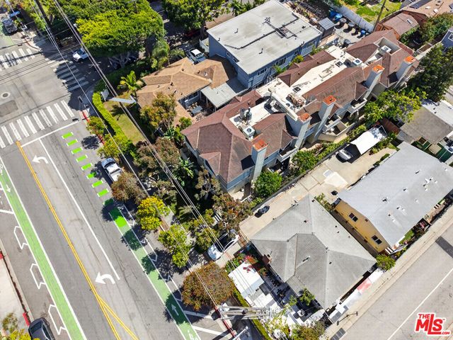 1754 11th Street 101, Santa Monica, CA 90404