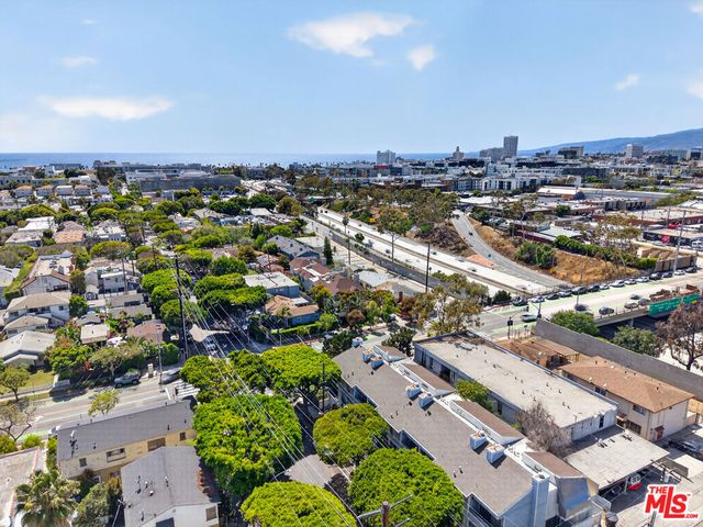 1754 11th Street 101, Santa Monica, CA 90404