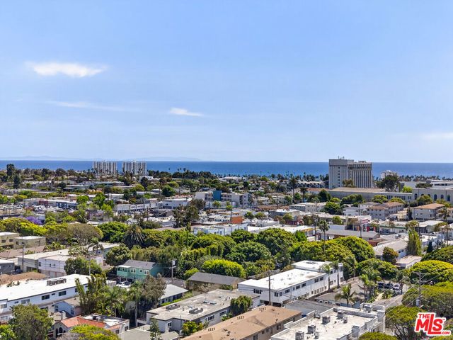 1754 11th Street 101, Santa Monica, CA 90404