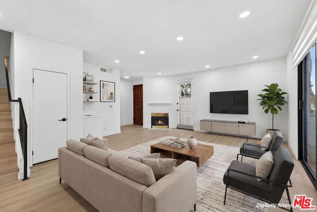 1754 11th Street 101, Santa Monica, CA 90404