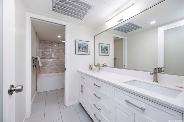 1650 Ala Moana Boulevard PH4105, Honolulu, HI 96815