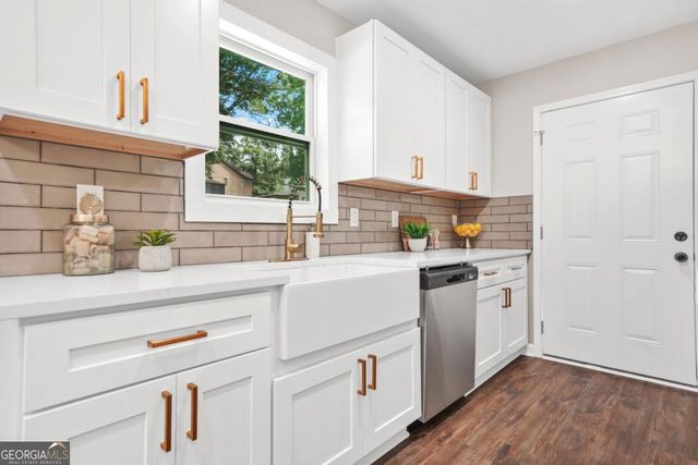 1675 White Oak Way, Decatur, GA 30032