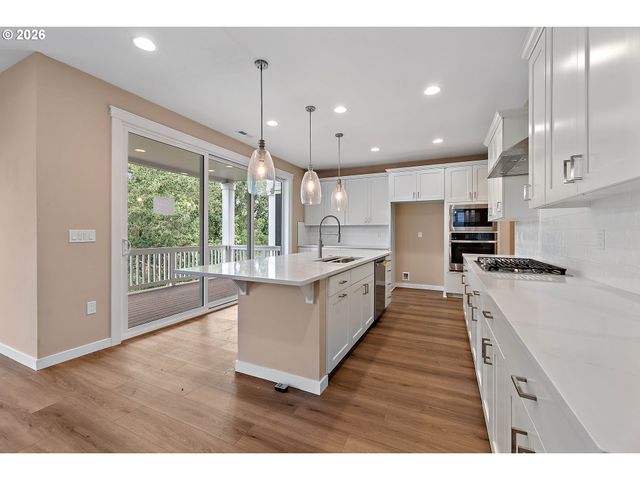 12135 Sw SILVERTIP St, Beaverton, OR 97007