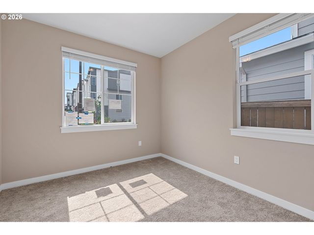 12135 Sw SILVERTIP St, Beaverton, OR 97007
