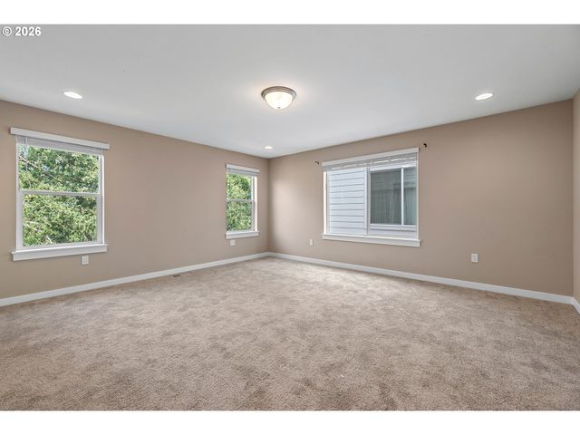 12135 Sw SILVERTIP St, Beaverton, OR 97007