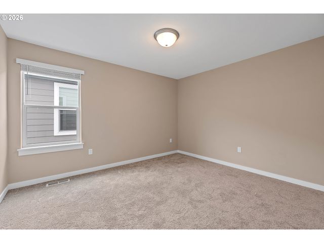 12135 Sw SILVERTIP St, Beaverton, OR 97007