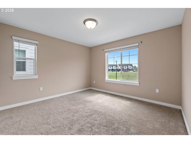 12135 Sw SILVERTIP St, Beaverton, OR 97007