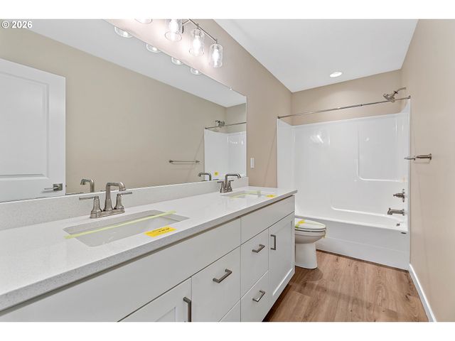 12135 Sw SILVERTIP St, Beaverton, OR 97007
