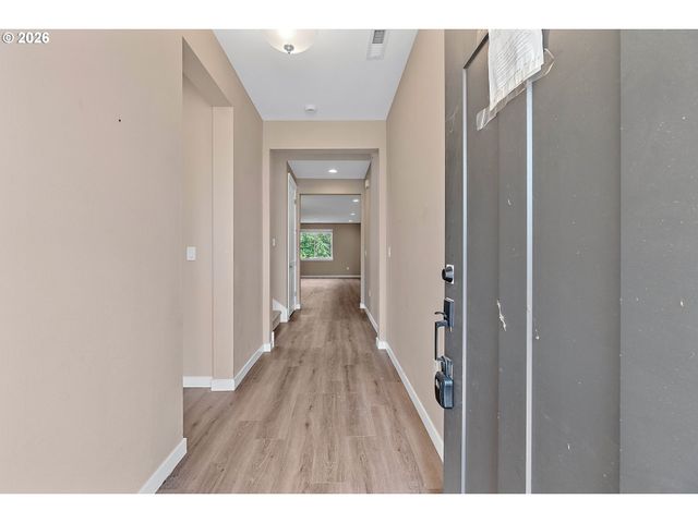 12135 Sw SILVERTIP St, Beaverton, OR 97007