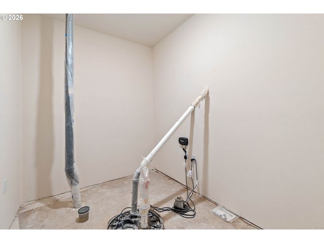 12135 Sw SILVERTIP St, Beaverton, OR 97007