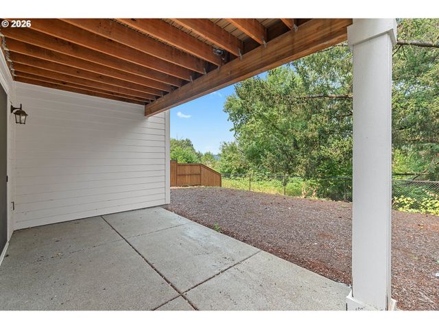 12135 Sw SILVERTIP St, Beaverton, OR 97007