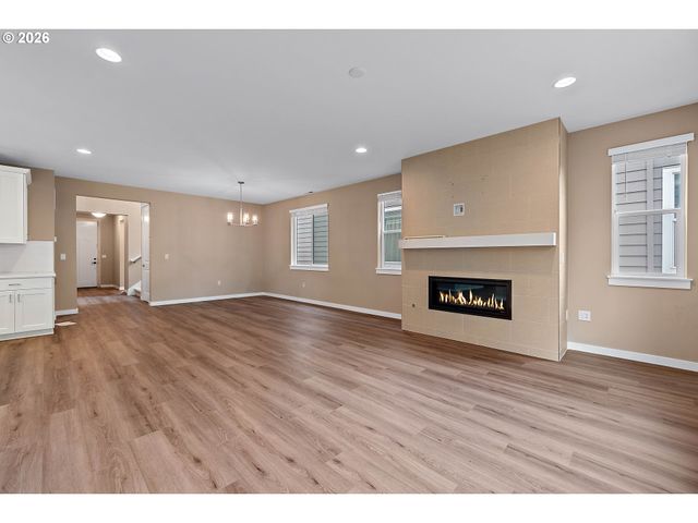 12135 Sw SILVERTIP St, Beaverton, OR 97007