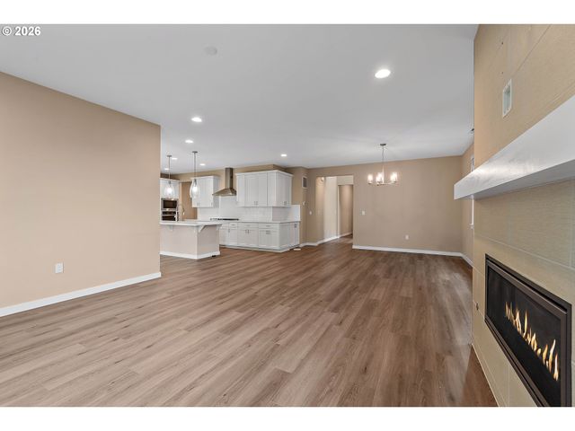 12135 Sw SILVERTIP St, Beaverton, OR 97007