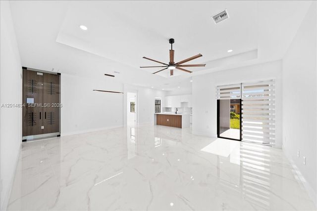 622 BEACH AVE S, Lehigh Acres, FL 33974