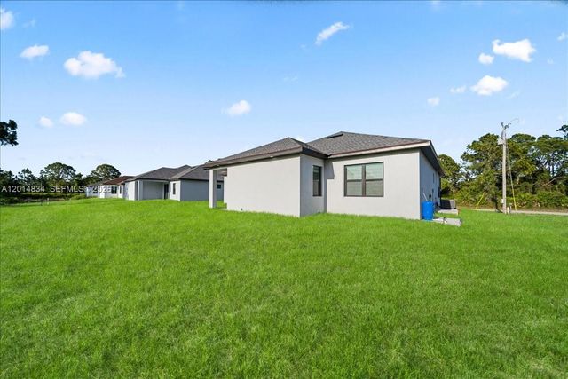 622 BEACH AVE S, Lehigh Acres, FL 33974