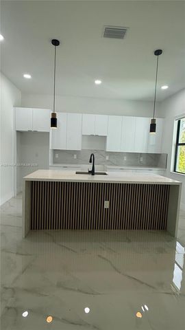 622 BEACH AVE S, Lehigh Acres, FL 33974
