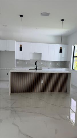 622 BEACH AVE S, Lehigh Acres, FL 33974