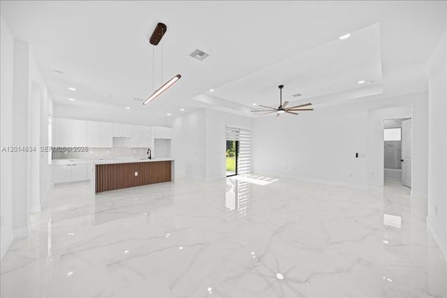 622 BEACH AVE S, Lehigh Acres, FL 33974