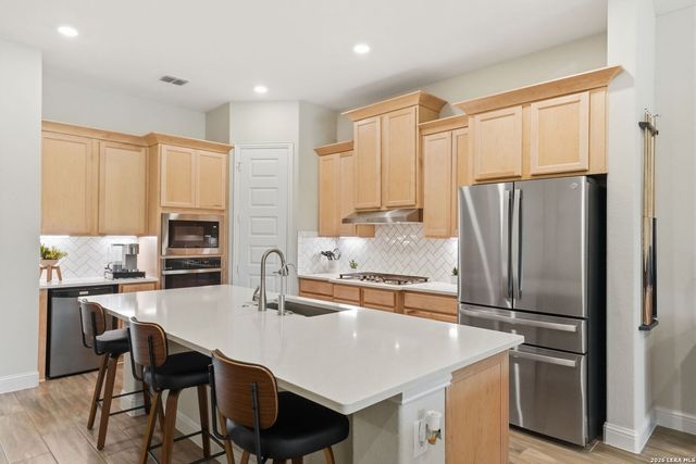 530 POND BLF, San Antonio, TX 78231
