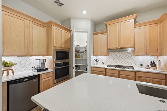 530 POND BLF, San Antonio, TX 78231