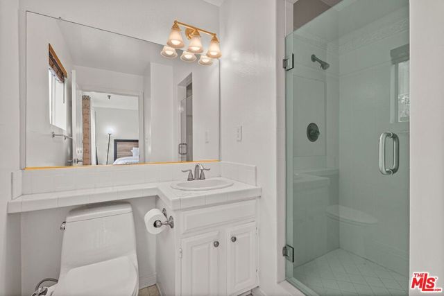11907 Darlington Avenue 101, Los Angeles, CA 90049