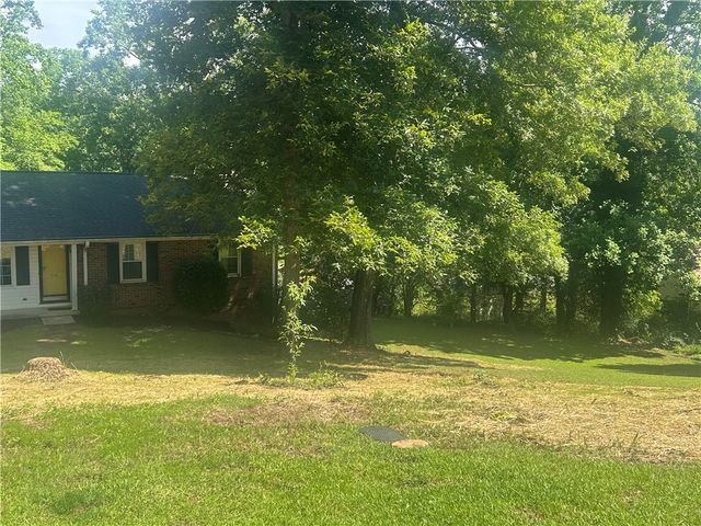 418 Saluda Road, Williamston, SC 29697