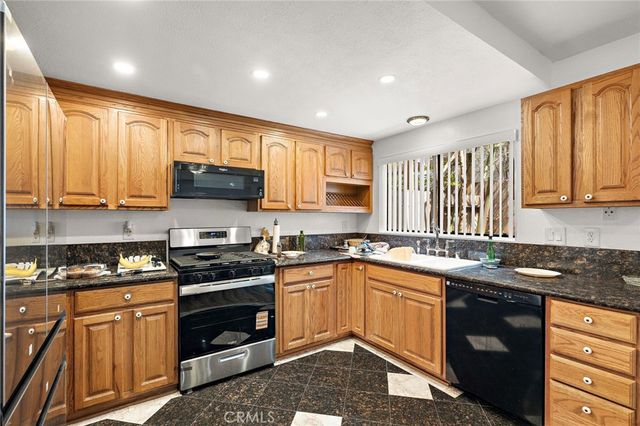 2286 Pacific D, Costa Mesa, CA 92627