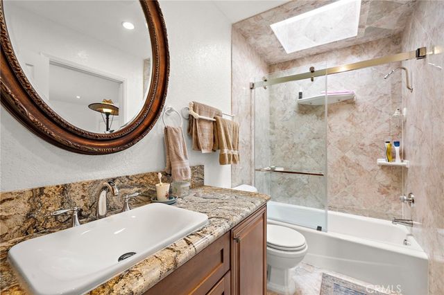 2286 Pacific D, Costa Mesa, CA 92627
