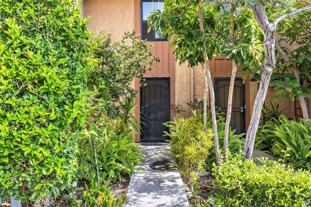 2286 Pacific D, Costa Mesa, CA 92627
