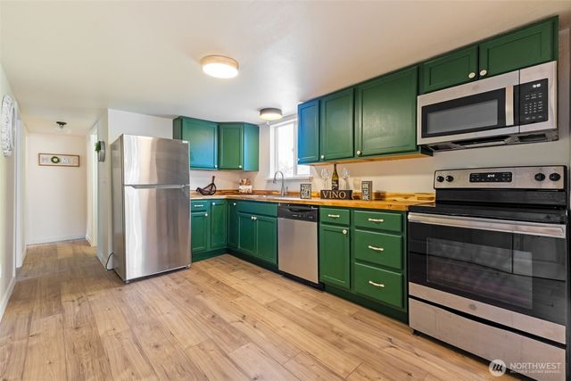 19415 143rd Place SE, Renton, WA 98058