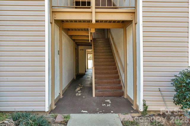 7530 Pebblestone Drive, Charlotte, NC 28212