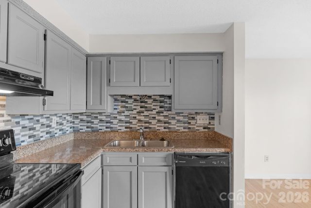 7530 Pebblestone Drive, Charlotte, NC 28212