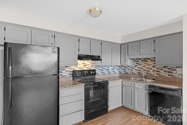 7530 Pebblestone Drive, Charlotte, NC 28212